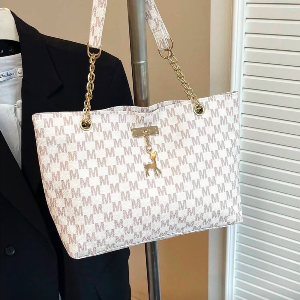 ⚠️Clearance Patterned Chain Shoulder Tote Bag With Gold Accents - Picture 5 of 9